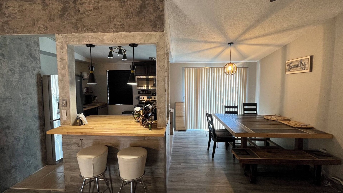 Toledo House | Modern family-friendly 3BR Home in Toledo