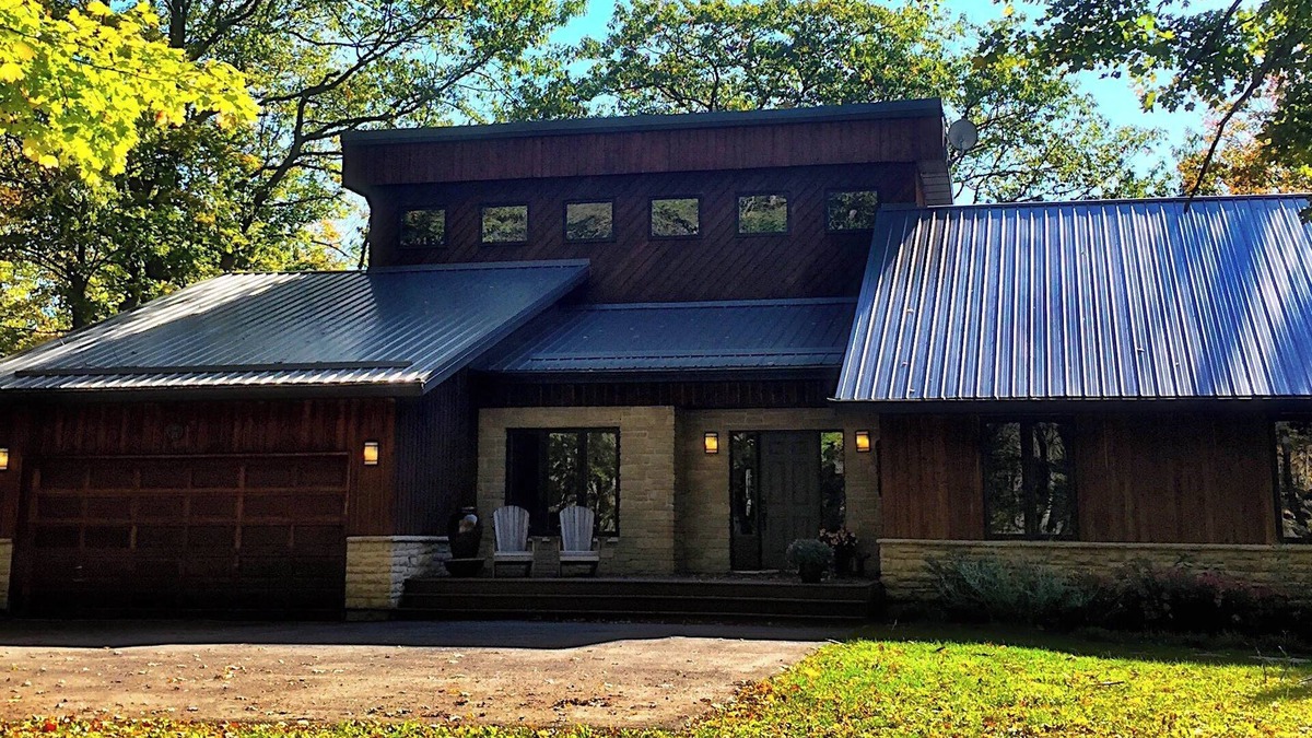 Oro-Medonte Ski Chalet | Modern Family Friendly Chalet
