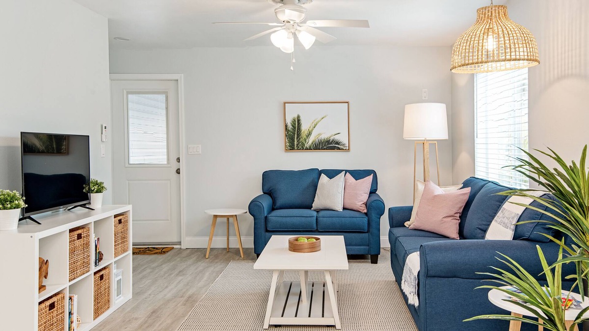Downtown Dunedin Apartment | Modern Family-friendly Flat Downtown