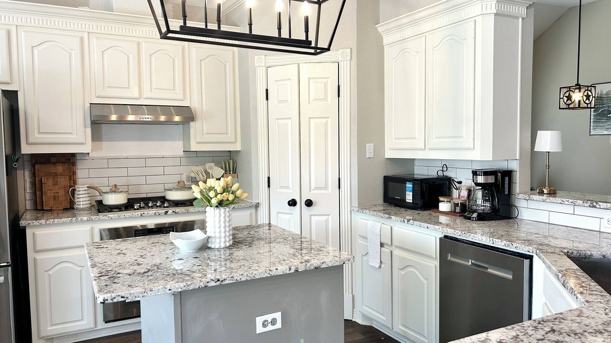 Waxahachie House | Modern Family Getaway w/Pool, Pet Friendly, Near Shops & Dining