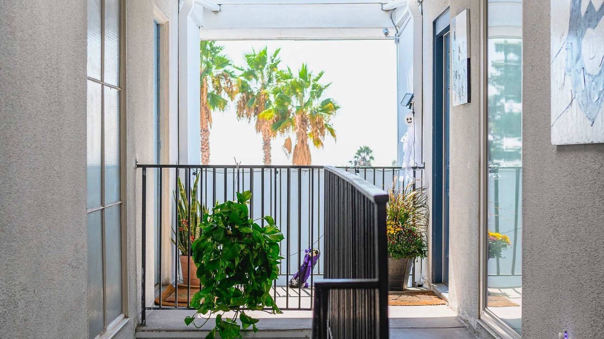 Altadena Apartment | Modern Family Getaway With Spacious Living Areas