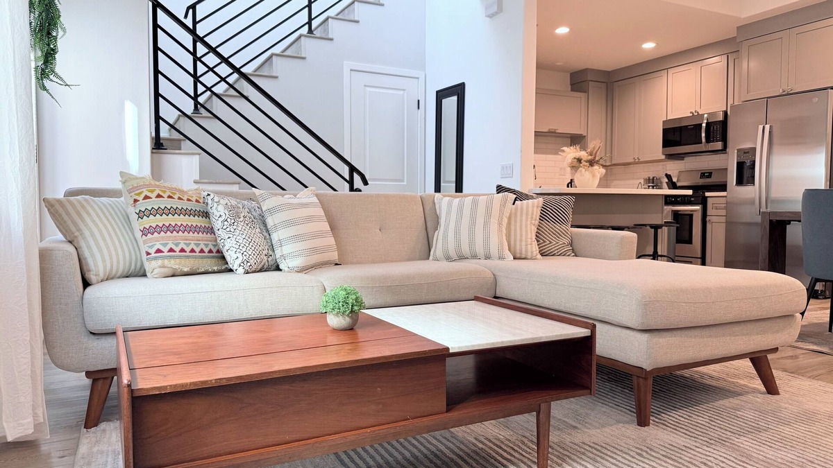 Westminster House | Modern Family Haven - Minutes from Disney Magic/Knotts and Saigon