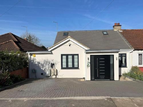 Hillingdon House | Modern Family Home in Greater London