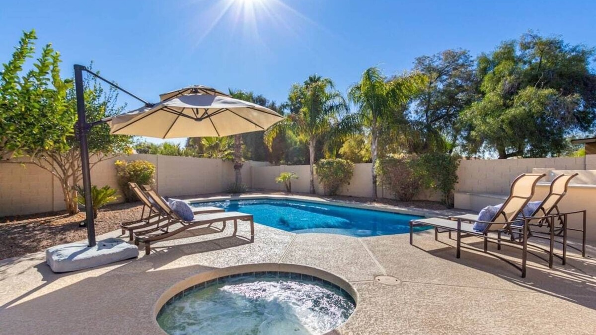 Scottsdale Vista North House | Modern Family Retreat - Pool|Spa|Firepit|Putt Grn