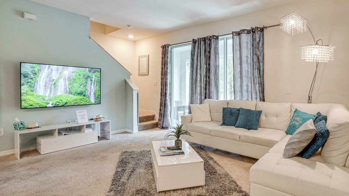 Riverview House | Modern Family Townhome w/Patio in Riverview!
