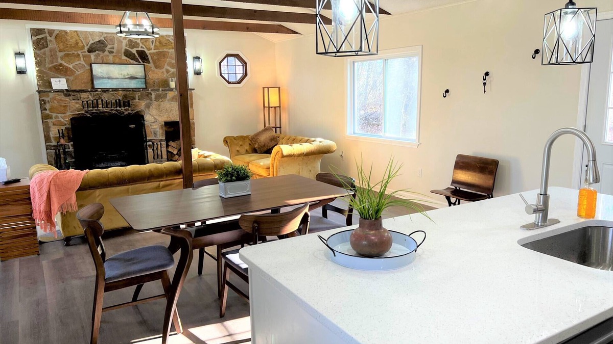 Berkeley Springs House | Modern, family-friendly, nature packed getaway