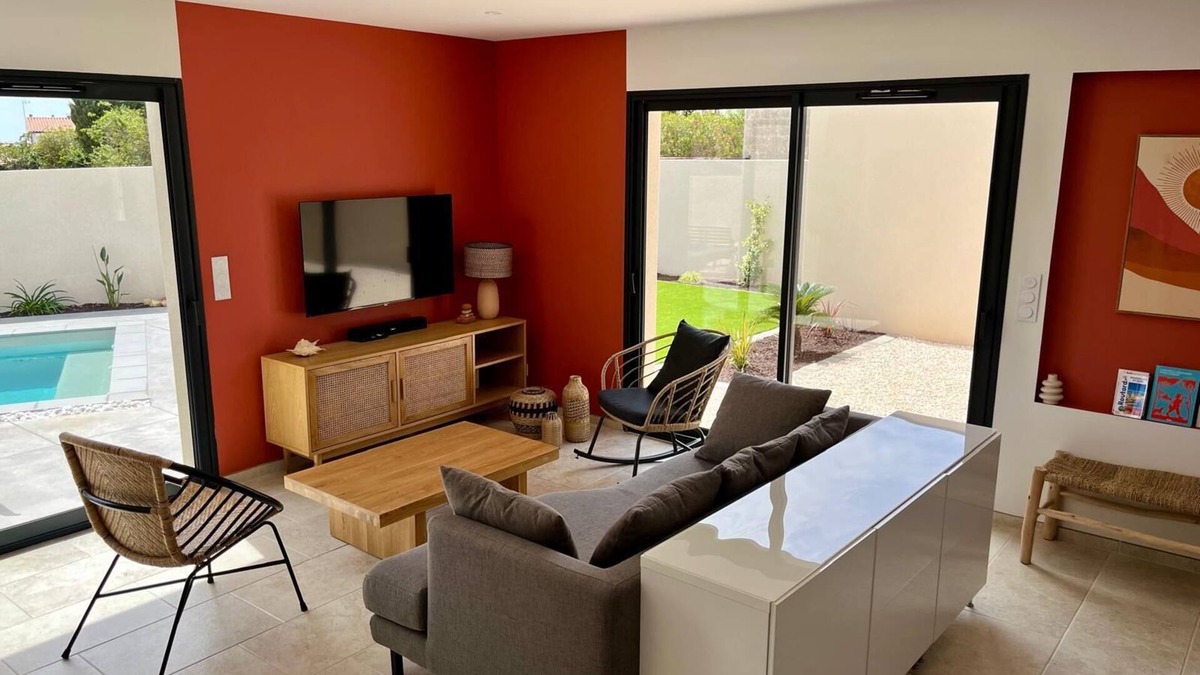 La Palme Villa | Modern family villa with swimming pool close to the sea