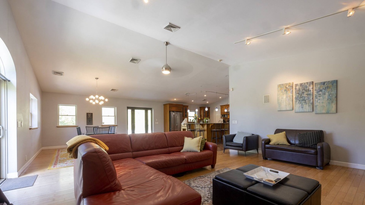 Town of Schodack House | Modern Farm Home☀️2 hrs from NYC🌲Peaceful Oasis⚡️WIFI✔️Work remotely✨Clean