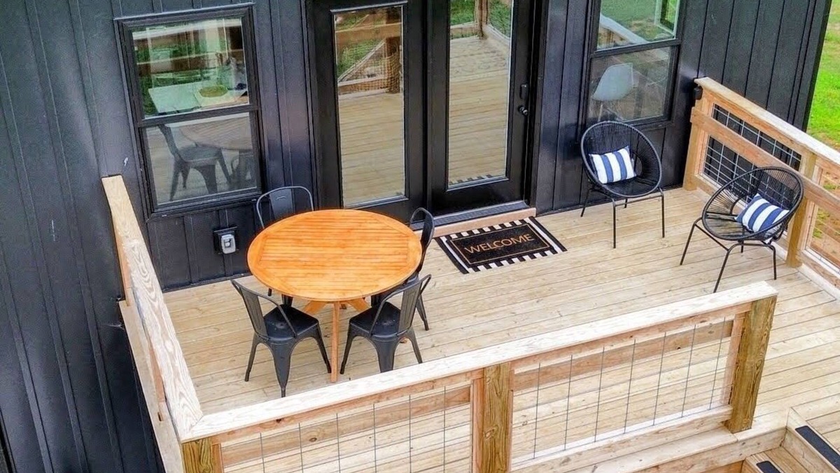 Stamping Ground Apartment | Modern Farm Loft with WiFi and AC in lovely Stamping Ground