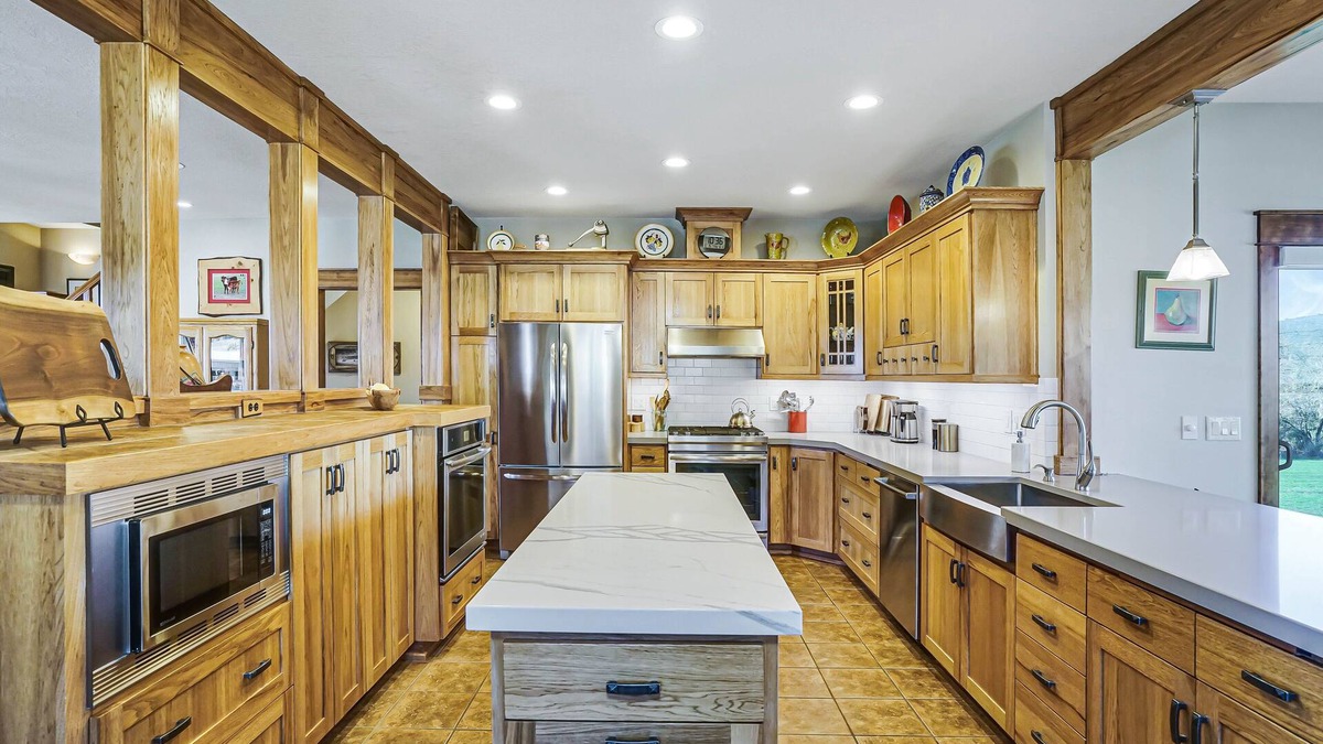 Dallas Other | Modern Farmhouse in the country on the golf course