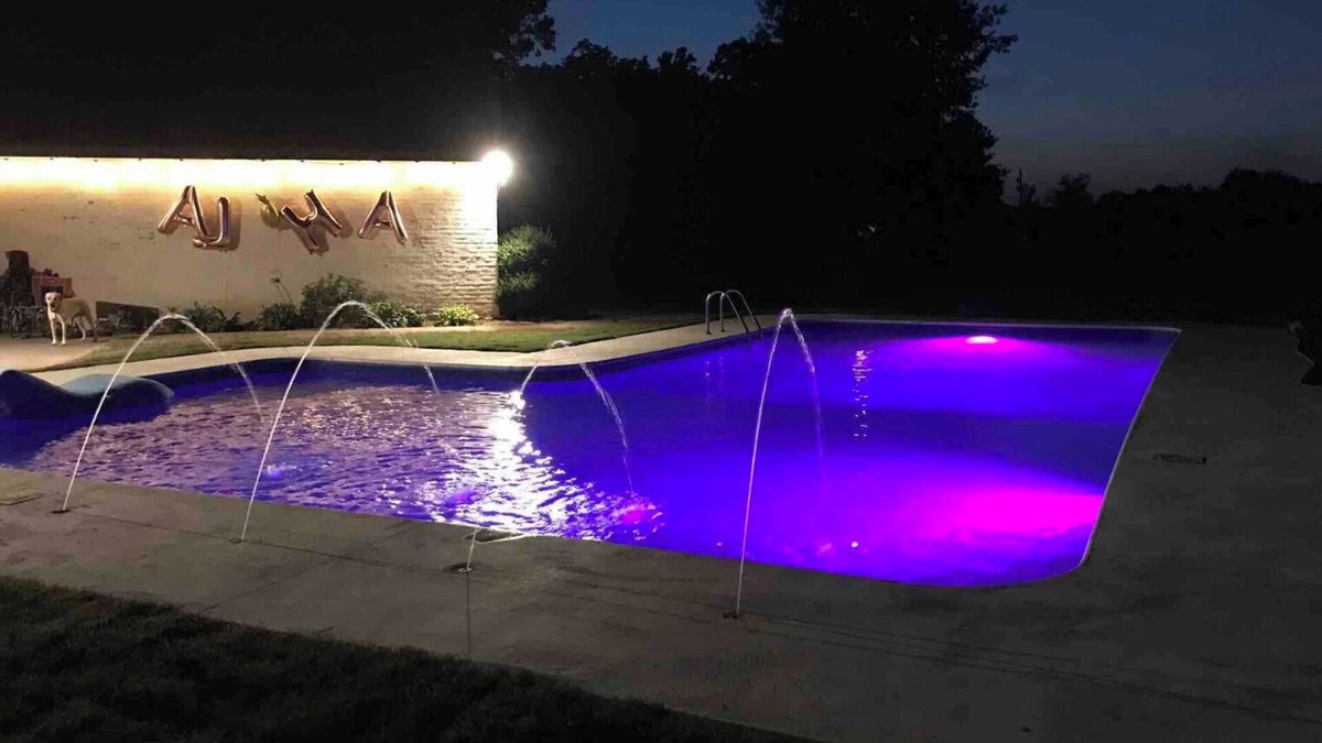 Coweta House | Modern Farmhouse on 6 acres, 7 bedrooms, with a pool.