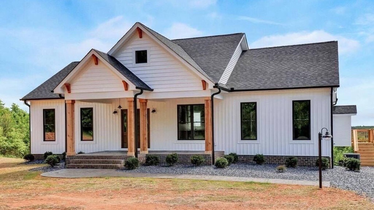 Arvonia House | Modern Farmhouse with VIEWS!