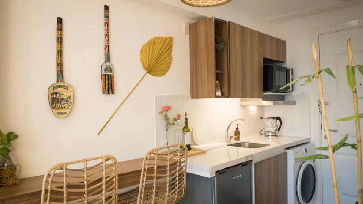 Matandang Balara Condo | Modern-Filipino Studio, short walk to Ever mall