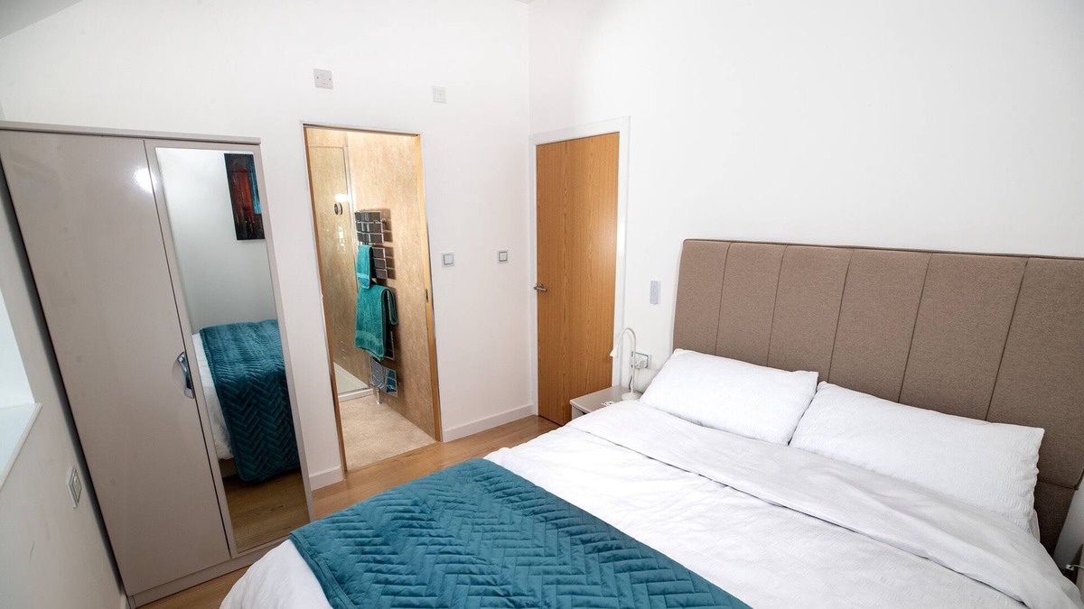 Cannington Apartment | Modern first floor annexe