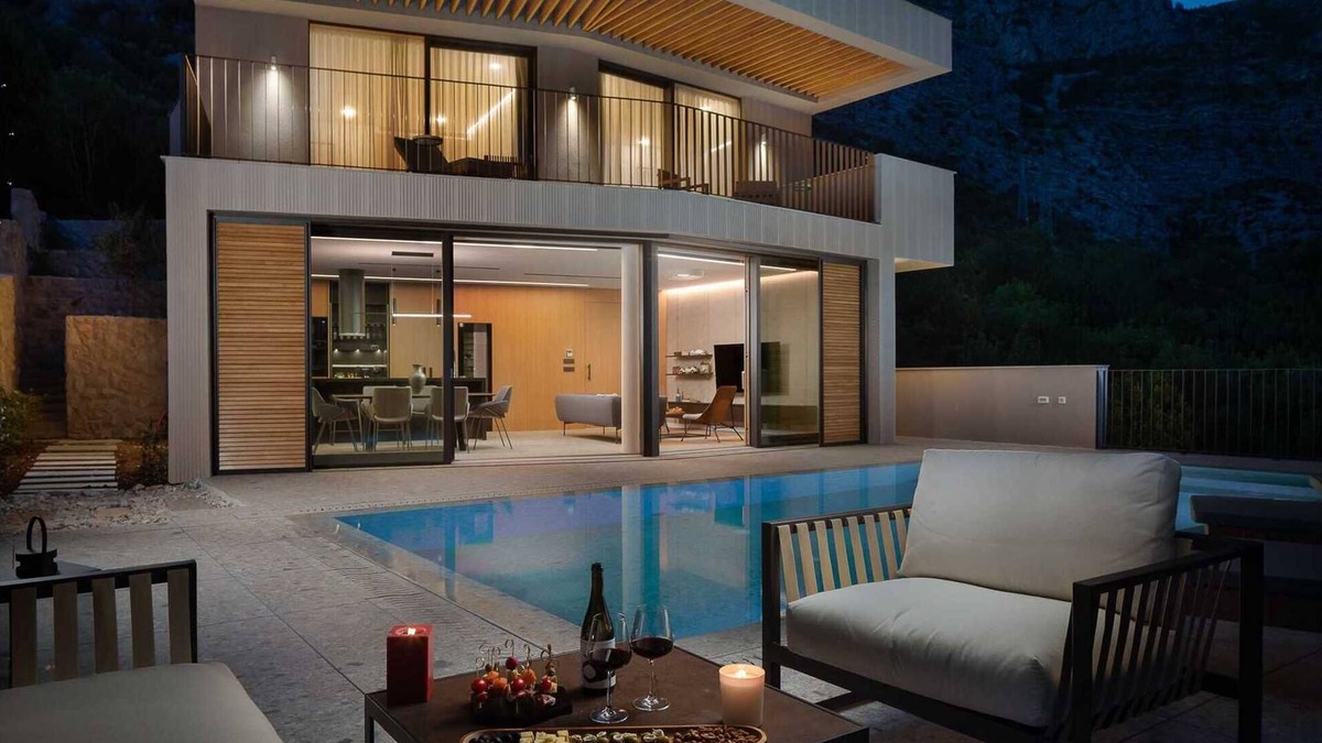 Rozat Villa | Modern five-star 3-Bedroom Villa for 6+2, with Pool