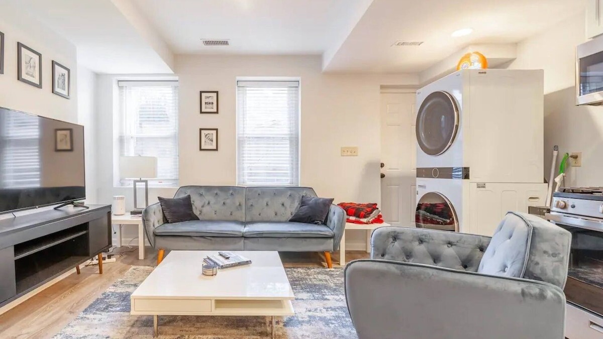 Shaw Apartment | Modern Flat 15 minutes from White House
