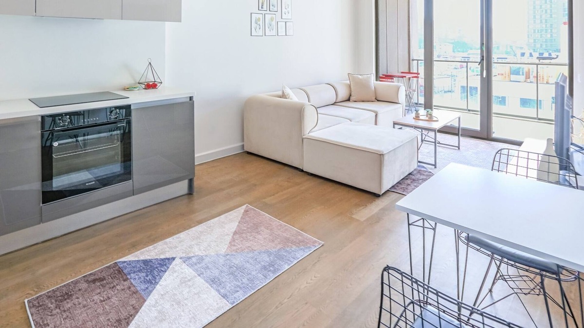 Kagithane Apartment | Modern Flat in Kağithane with Balcony