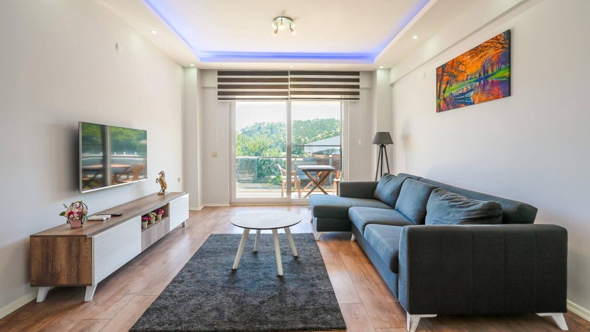 Kemer Apartment | Modern Flat near Public Transportation in Kemer