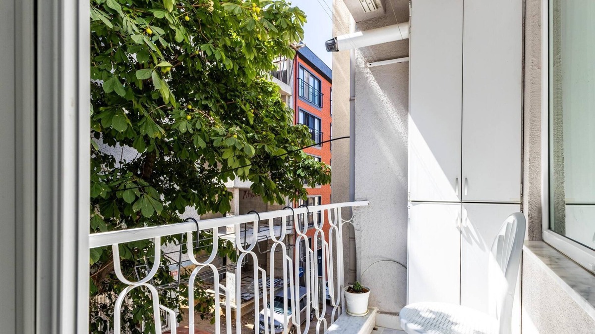 Rasimpasa Apartment | Modern Flat w Balcony 2 min to Marmaray in Kadikoy