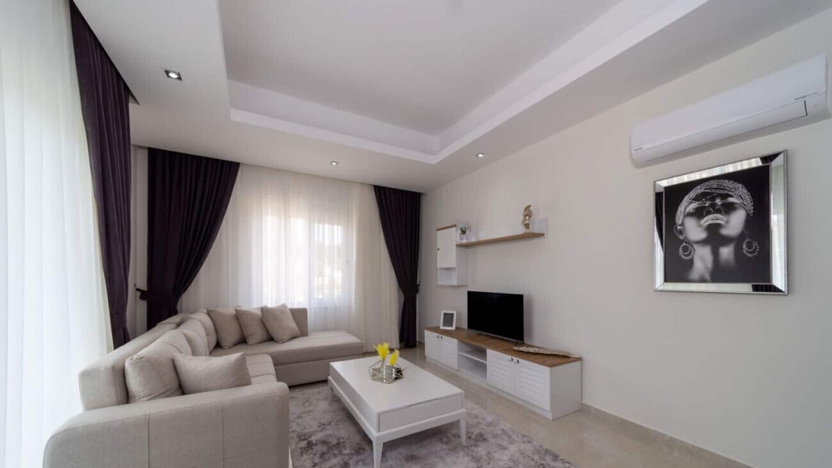 Avsallar Apartment | Modern Flat with Shared Closed Pool in Alanya