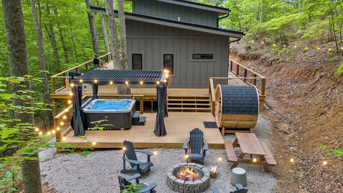 Campton Cabin | Modern Forest Cabin w/Hot Tub, Sauna & Firepit near Natural Bridge State Park
