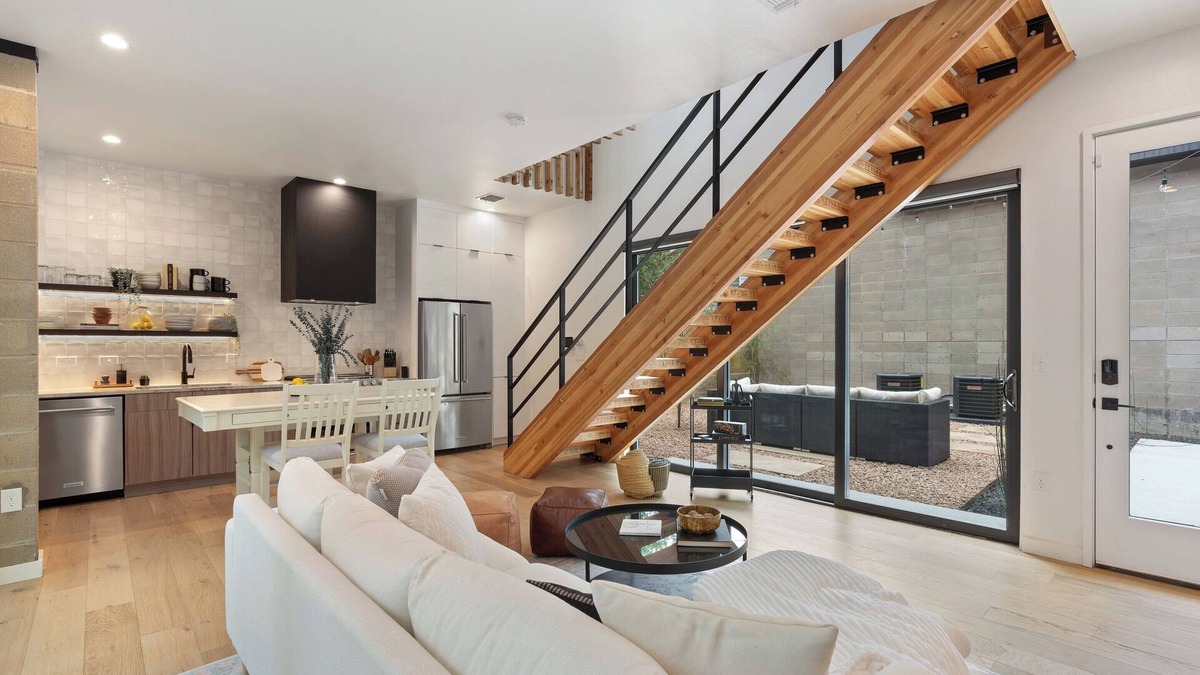 MLK House | Modern Forest Retreat - 2.5 miles from downtown Austin