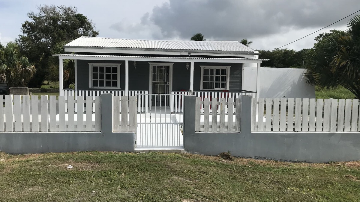 Corozal House | Modern fully furnished home with 1 bedroom