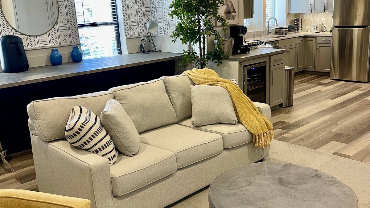 Trenton Apartment | Modern Fully Renovated Suite in Downtown Trenton