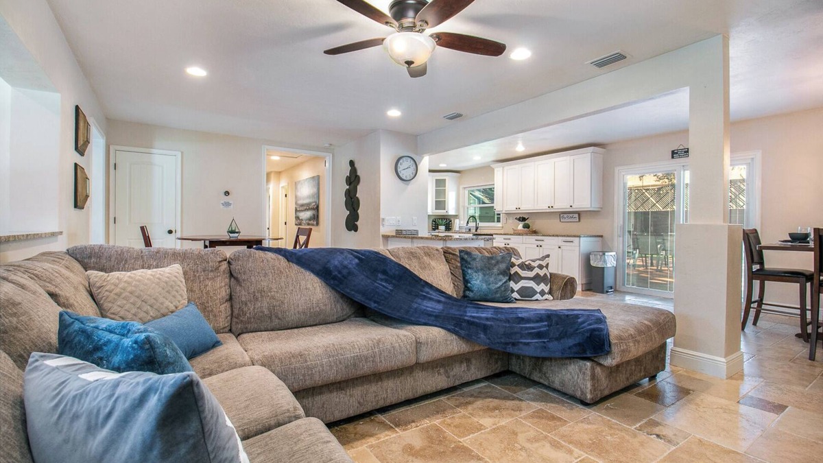 Gainesville House | Modern, Fully Upgraded Home with BBQ and Firepit!