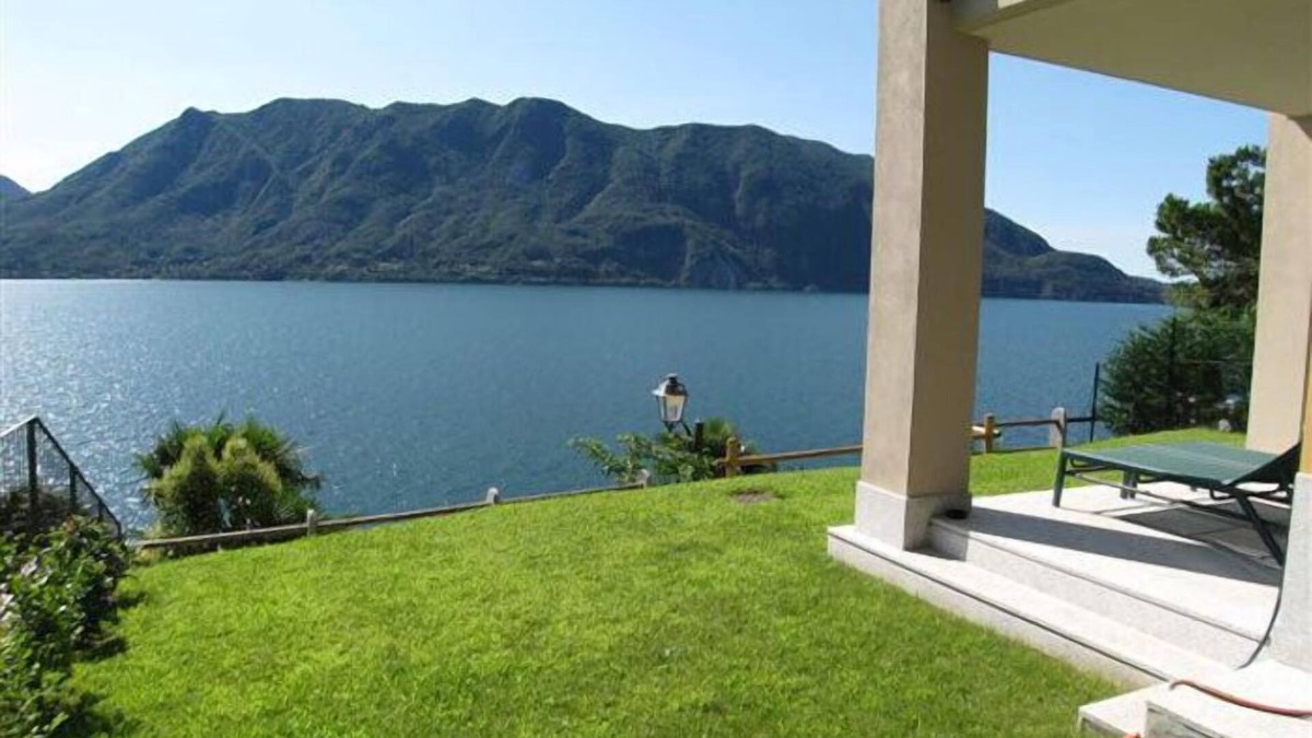 Ghiffa Apartment | Modern furnished 3-room apartment with terrace, garden & panoramic view