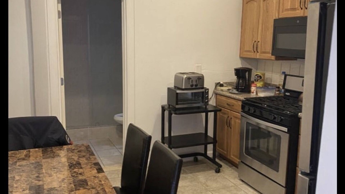Williamsbridge House | Modern Furnished Room Near Train/Bus