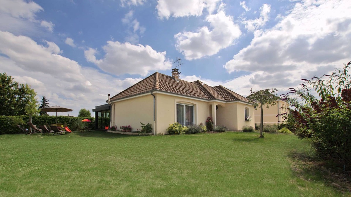 Lavau House | Modern furnishings, quiet and comfortable house 10 minutes from Troyes
