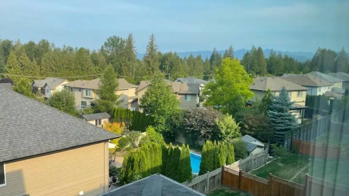 Maple Ridge Apartment | Modern Gateway Family-sized Suite in Thornhill-Maple Ridge - BC