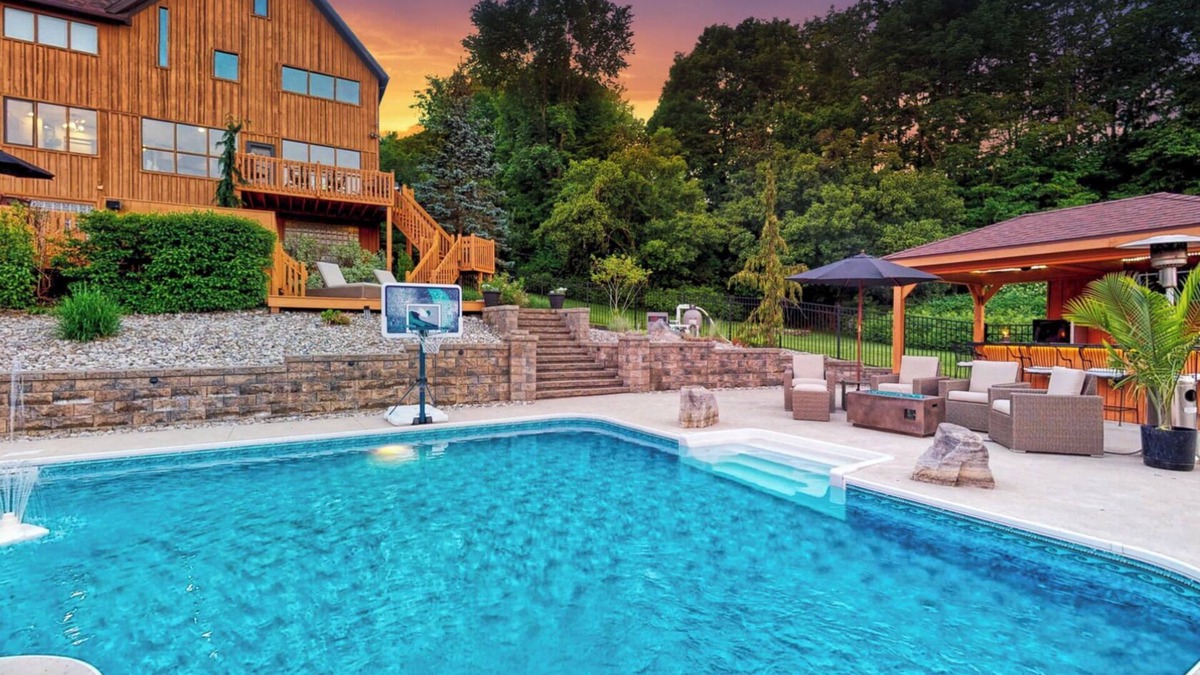 Dalton House | Modern Getaway w/POOL & HOT TUB and AMAZING VIEWS