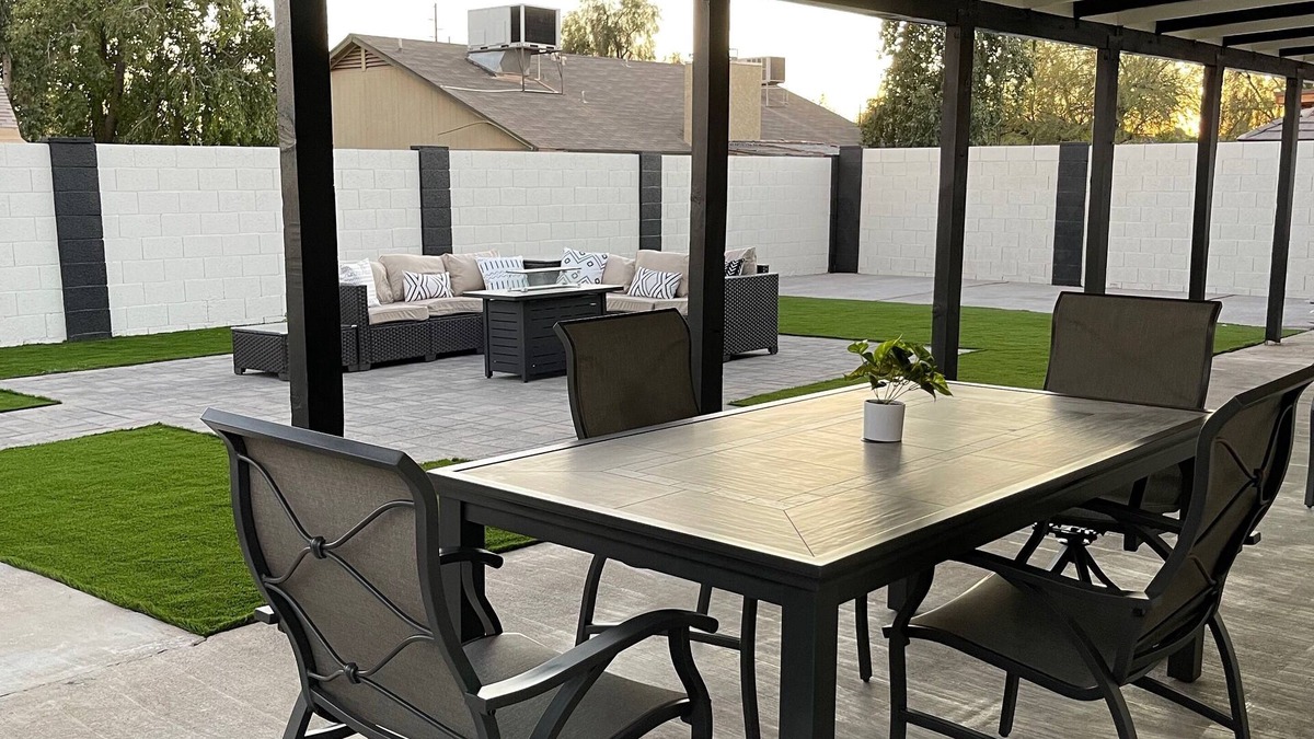 Maryvale House | Modern Glendale Home, 5 minutes Away From State Farm Stadium