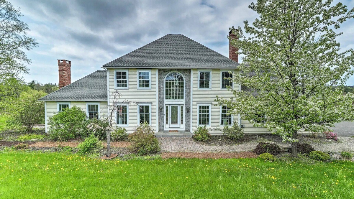 Goshen House | Modern Goshen House w/Deck, Backyard & Views