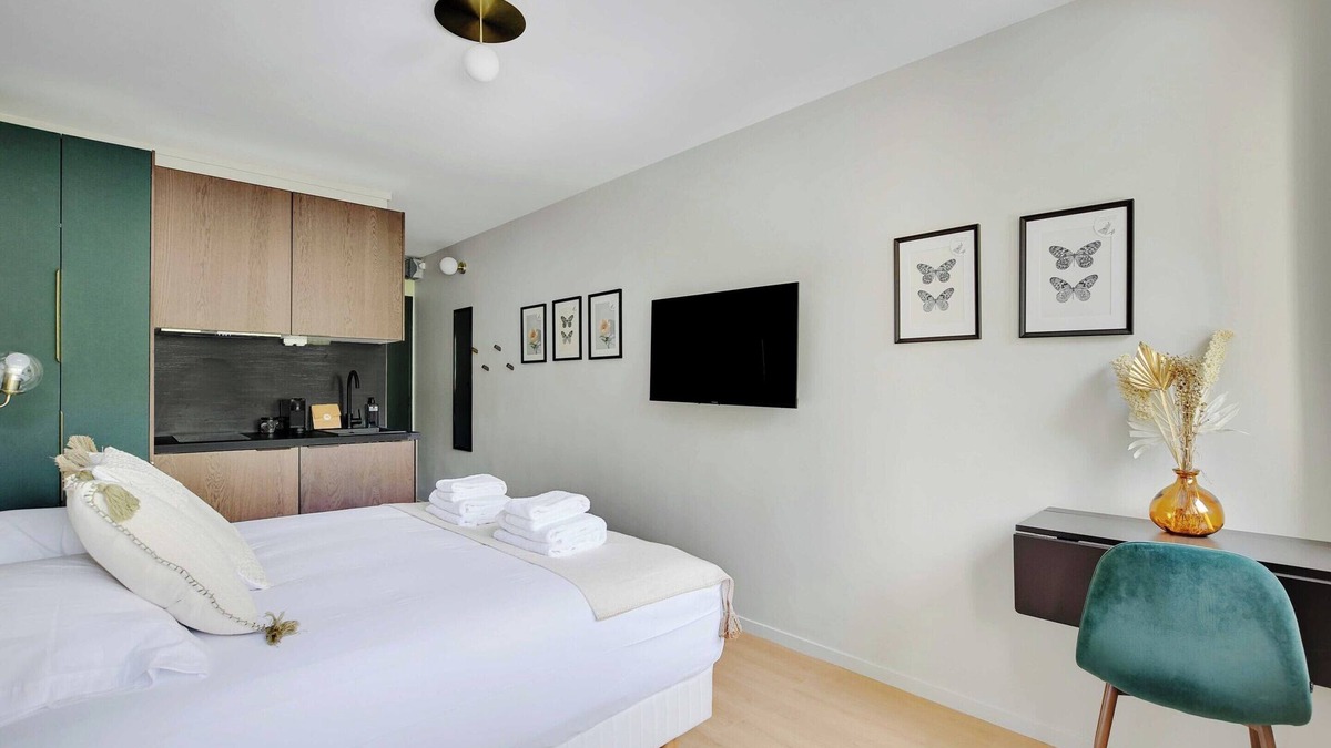 Meudon-la-Foret Apartment | Modern "green Suites" Residence - Meudon/velizy