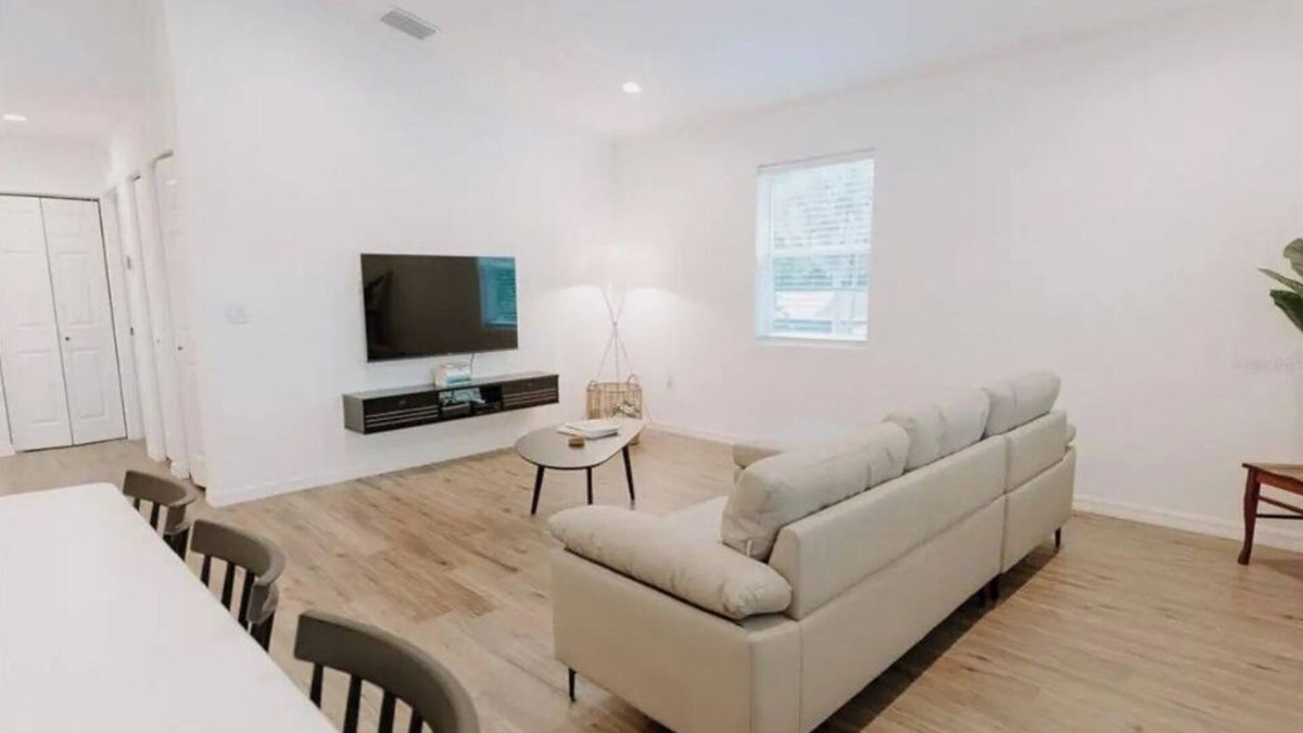 Bradenton Apartment | Modern Ground Floor Rental Unit near Anna Maria Island