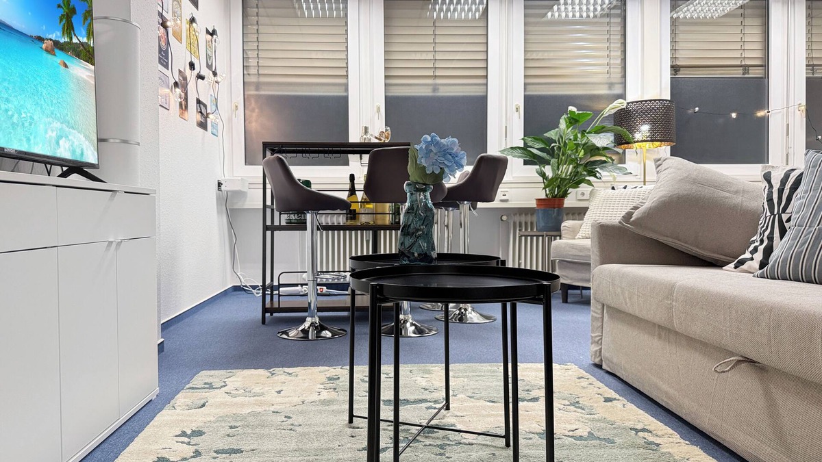 Tranke Condo | Modern Group Retreat for 20