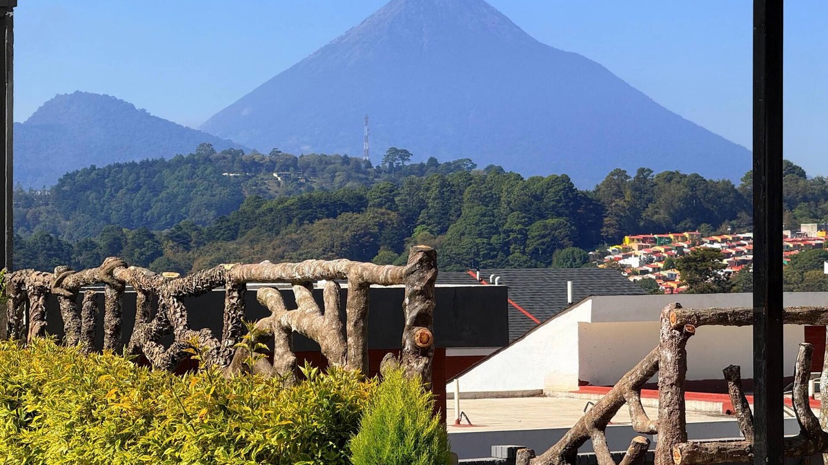 San Lucas Sacatepequez Apartment | Modern apartment to start your family adventure, escape the traffic!