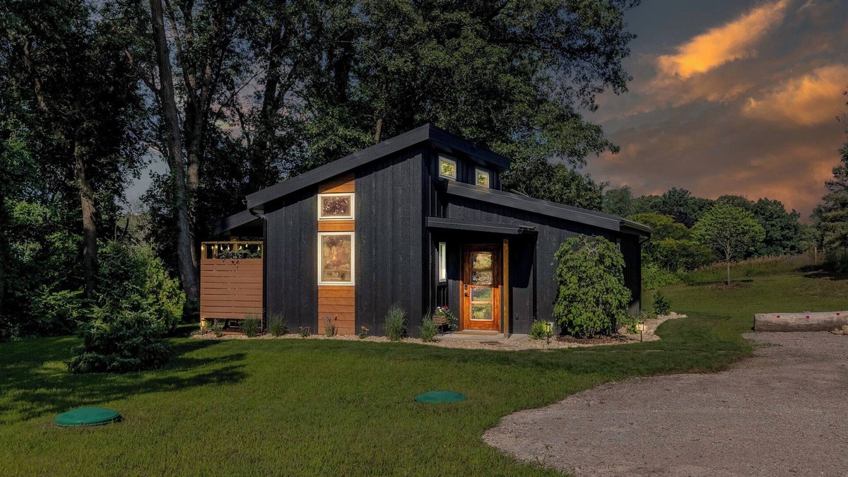 Middlebury House | Modern Guest House in Amish Country