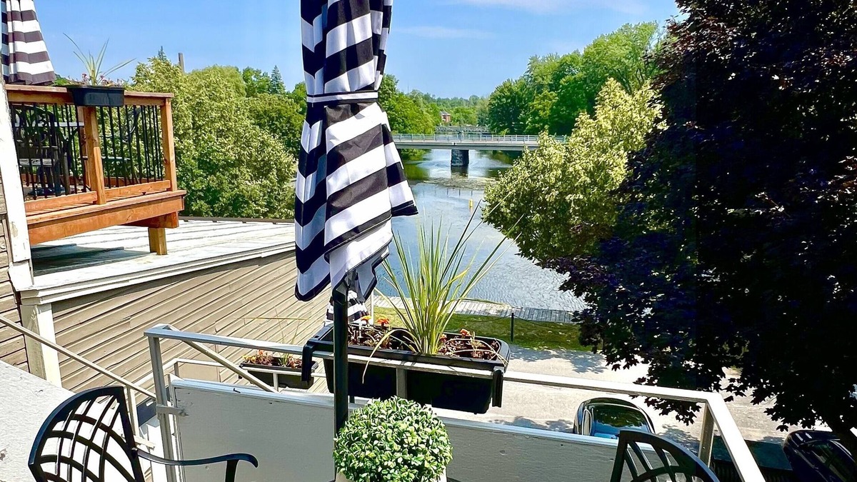 Perth Apartment | Modern Heritage Oasis with Stunning Tay Basin & Fountain View