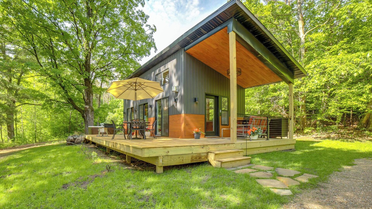 Paris House | Modern Hersey Tiny Home w/Private Hot Tub!