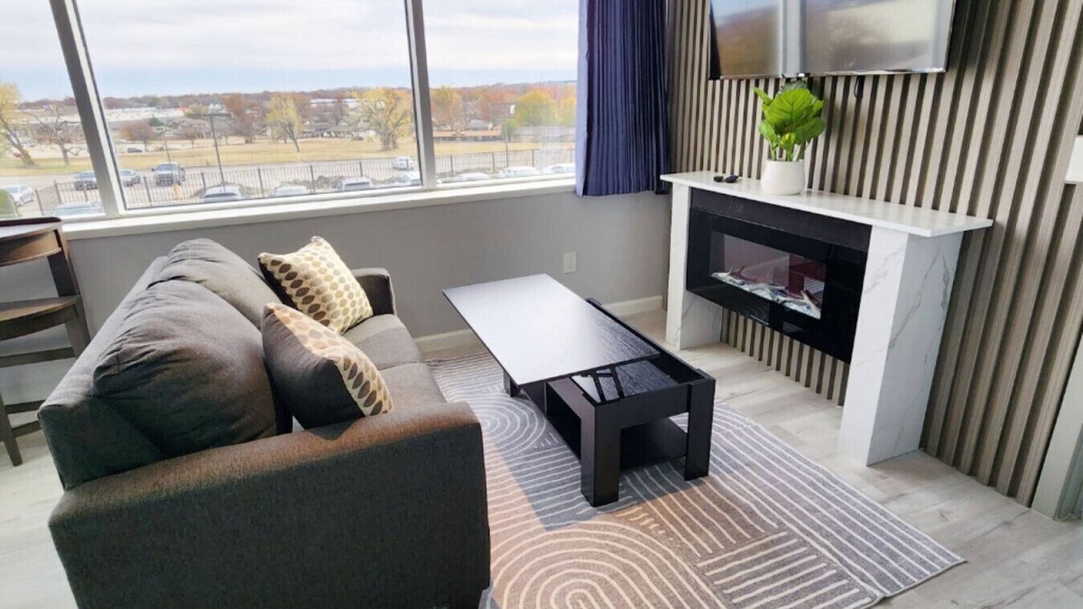 Tulsa Apartment | Modern High-Rise Apartment - 4