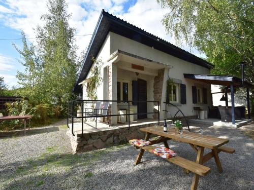 Saint-Honore-les-Bains House | Modern holiday home with lovely garden
