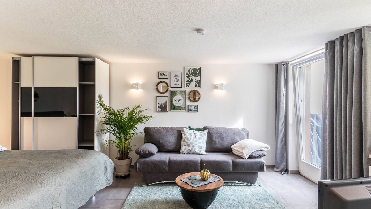 Gaienhofen Apartment | Modern Holiday Apartment "Schweizer" with Lake View, Terrace & Wi-Fi