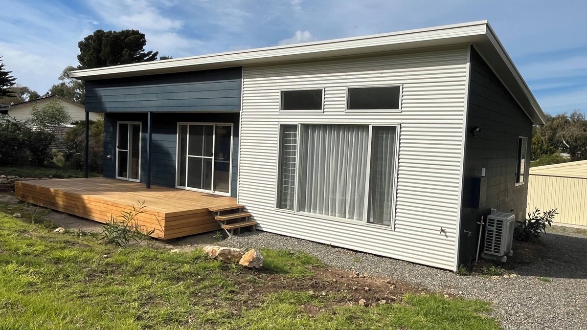 Alexandrina House | Modern holiday home Clayton Bay
