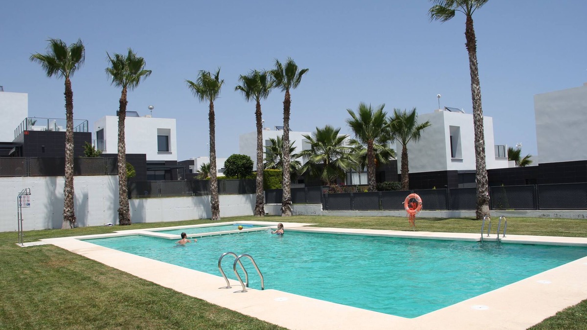Algorfa House | Modern holiday home in Costa Blanca on La finca golf resort