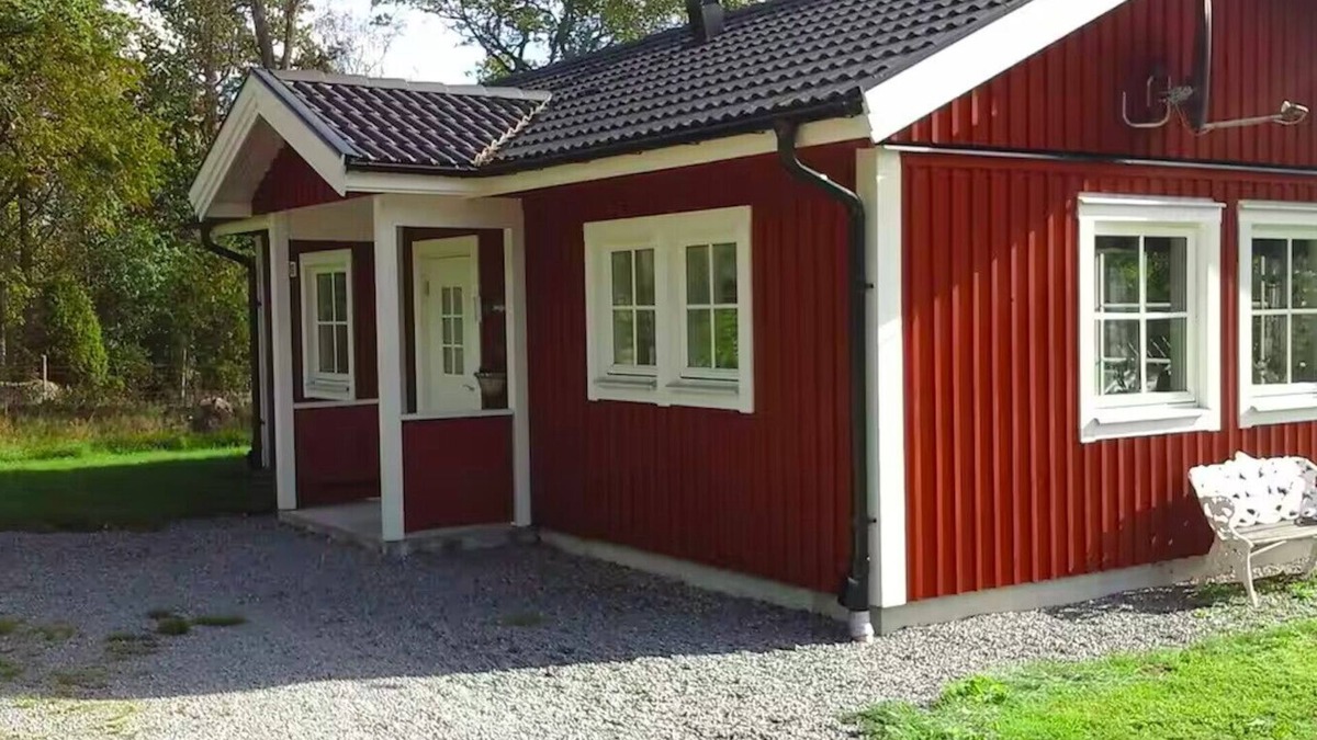 Ambjornarp House | Modern holiday home at a farmstead near Isaberg