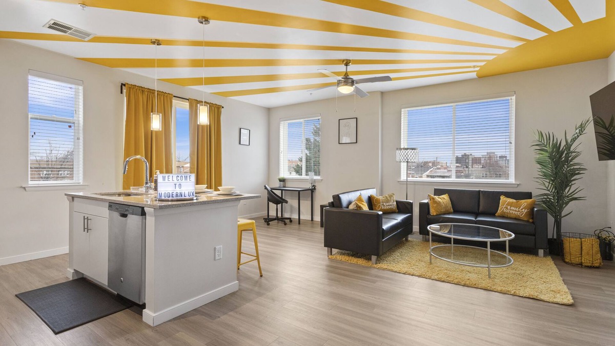 Downtown Baltimore Apartment | Modern Home 2BR 2BA Free Off-Street Parking & Wifi